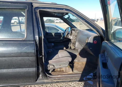 1996 Nissan Pathfinder Le/Se/Xe z USA, uszkodzony, nr VIN JN8AR05Y8TW037618